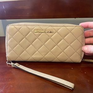 Michael Kors Wristlet